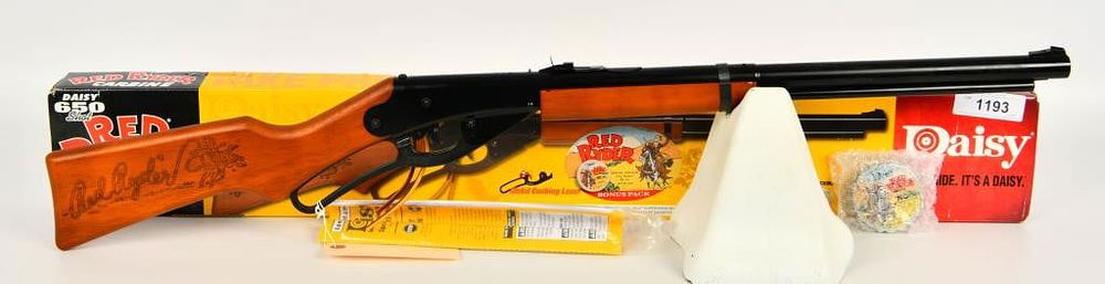 Lot 1193: Daisy Red Ryder Carbine model 10 BB Rifle in box
