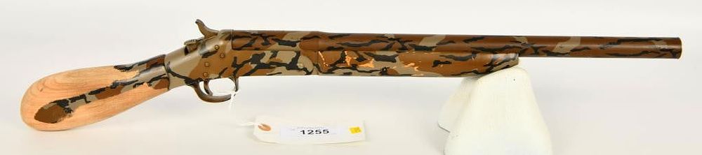 Lot 1255: Harrington & Richardson Topper Deluxe 12 Gauge