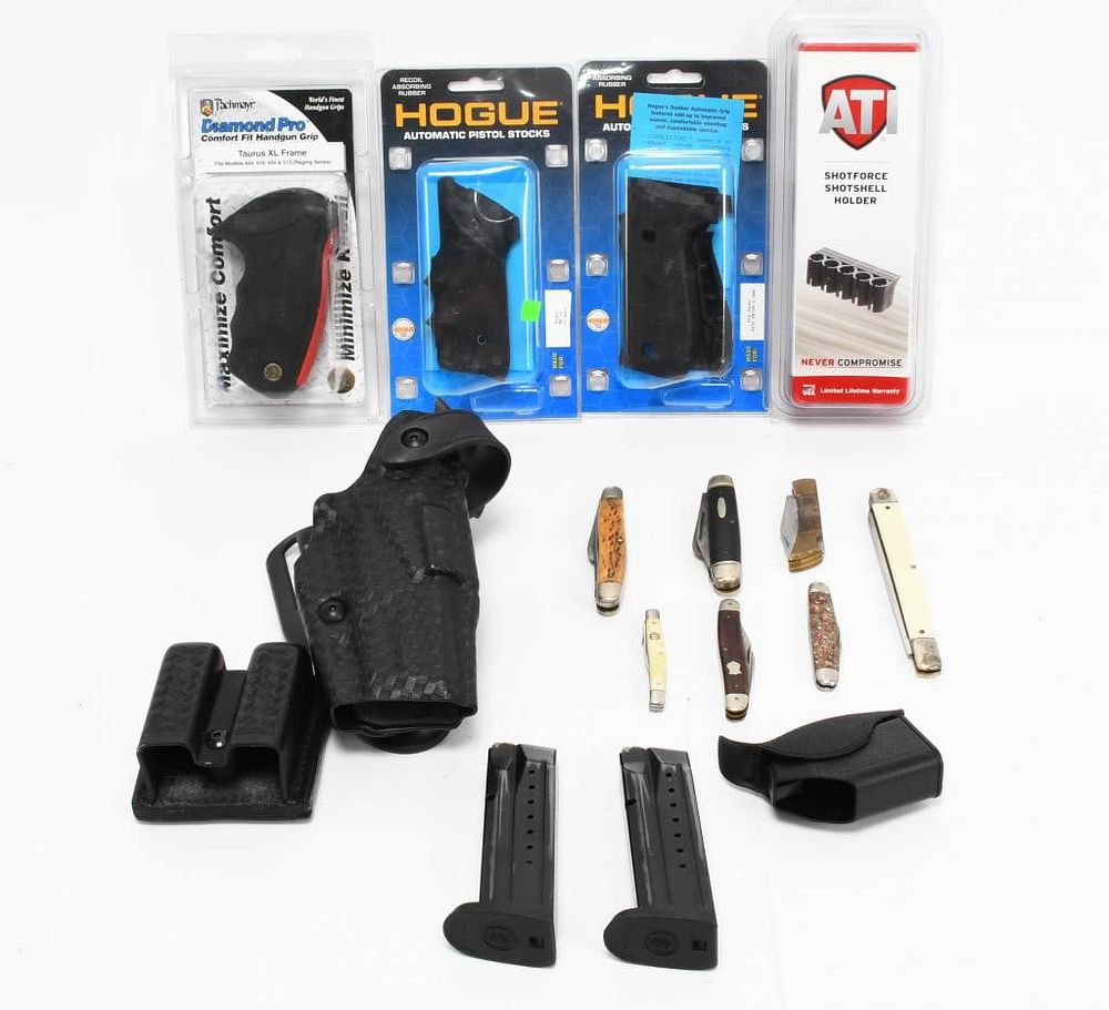 Lot 1262: Firearm Accessories Lot