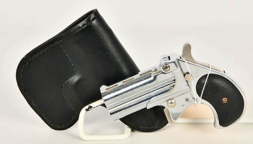 Lot 1326: Davis Industries DB-22 Magnum Derringer Pistol