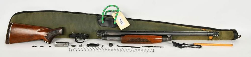 Lot 1405: Mossberg 500AR Pump Shotgun Parts Lot 12 Gauge