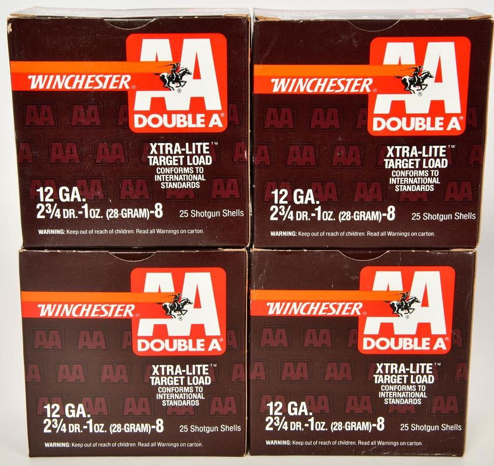 Lot 1450: 100 Winchester AA Light Target Load 12 Gauge