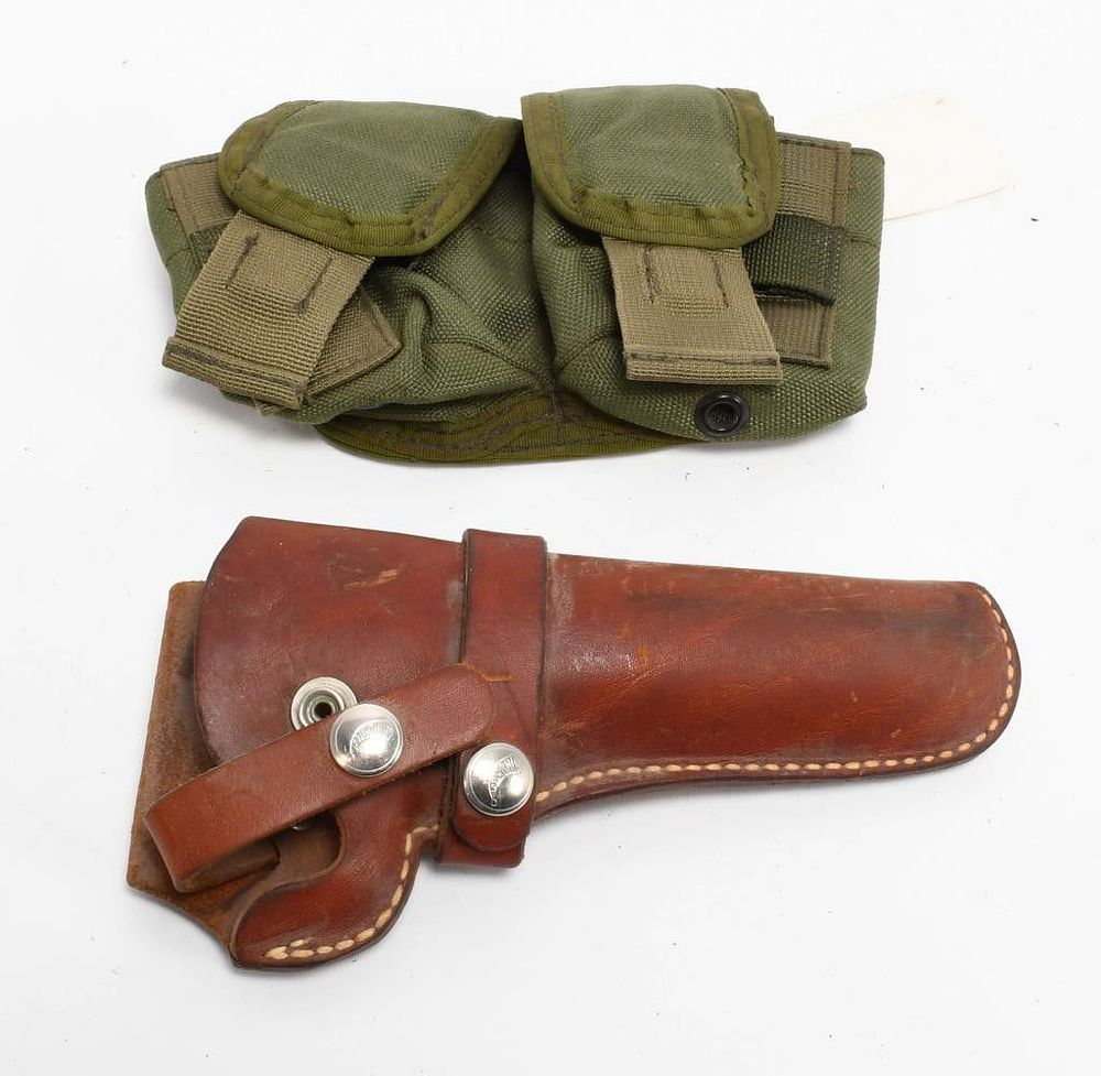 Lot 1484: Hunter Leather Holster & Acc Pouch Grenade