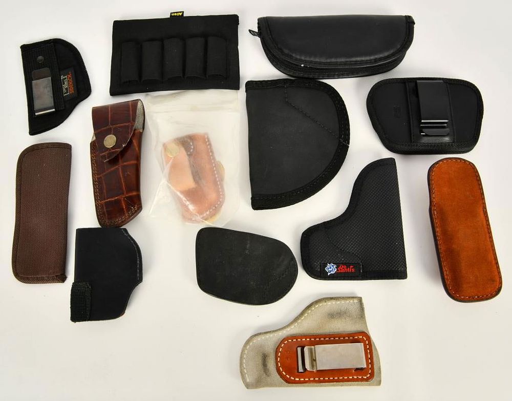 Lot 1617: Various Holsters and pouches Nylon & Leather