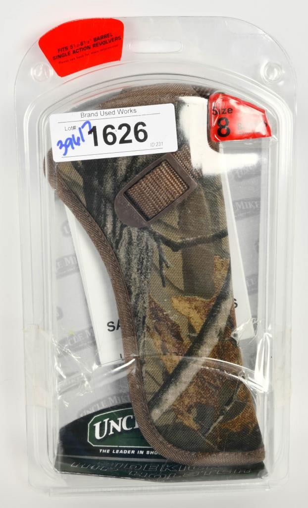 Lot 1626: Uncle Mikes Sidekick Hip Holster sz 8 RH Camo