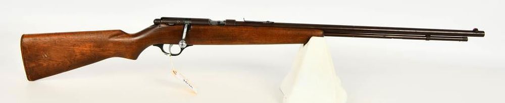 Lot 1636: Marlin Model 81 Bolt Action Rifle .22 LR
