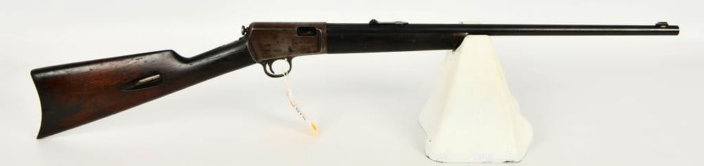 Lot 1678: Winchester Model 1903 Semi Auto Rifle .22