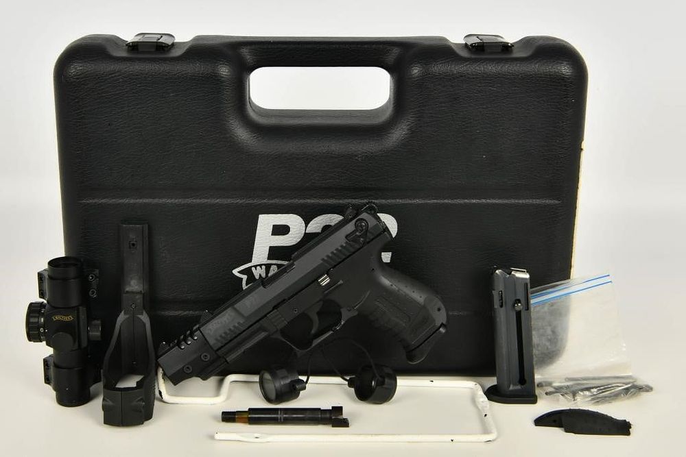 Lot 399: Walther P22 Semi Auto Pistol Package .22 LR