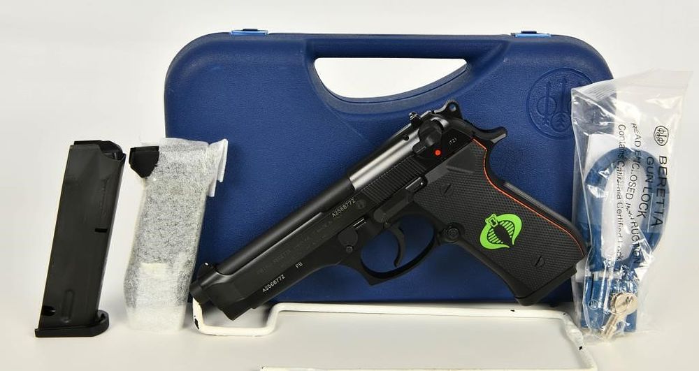 Lot 615: Beretta Model 92FS Semi Automatic Handgun 9mm