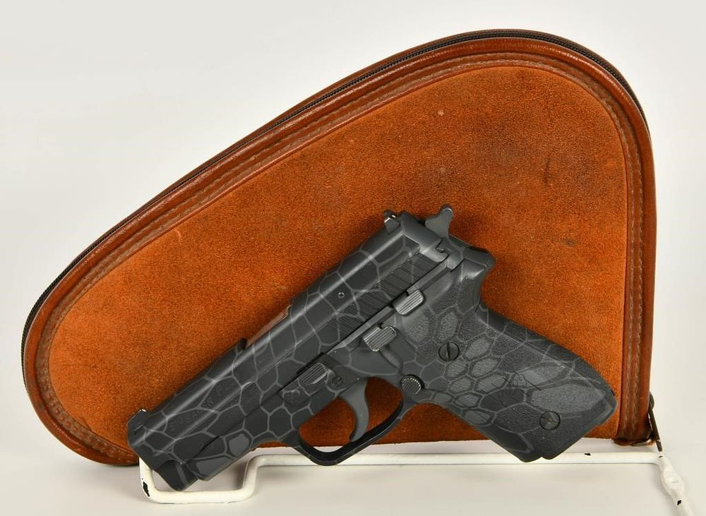 Lot 1074: Sig Sauer P229 Semi Auto Pistol .40 S&W