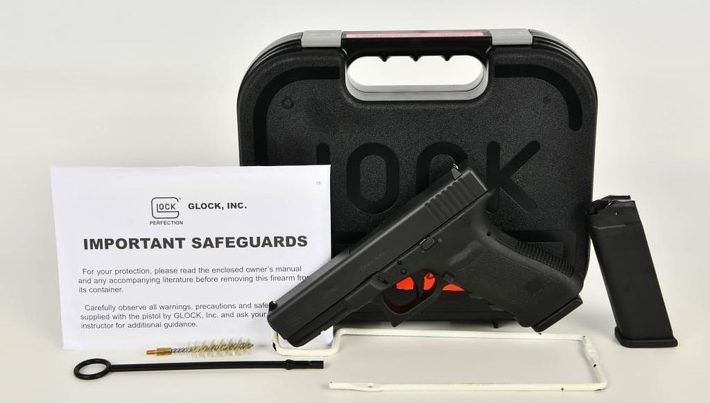 Lot 1242: Glock 20 Gen3 Semi Auto Pistol 10MM