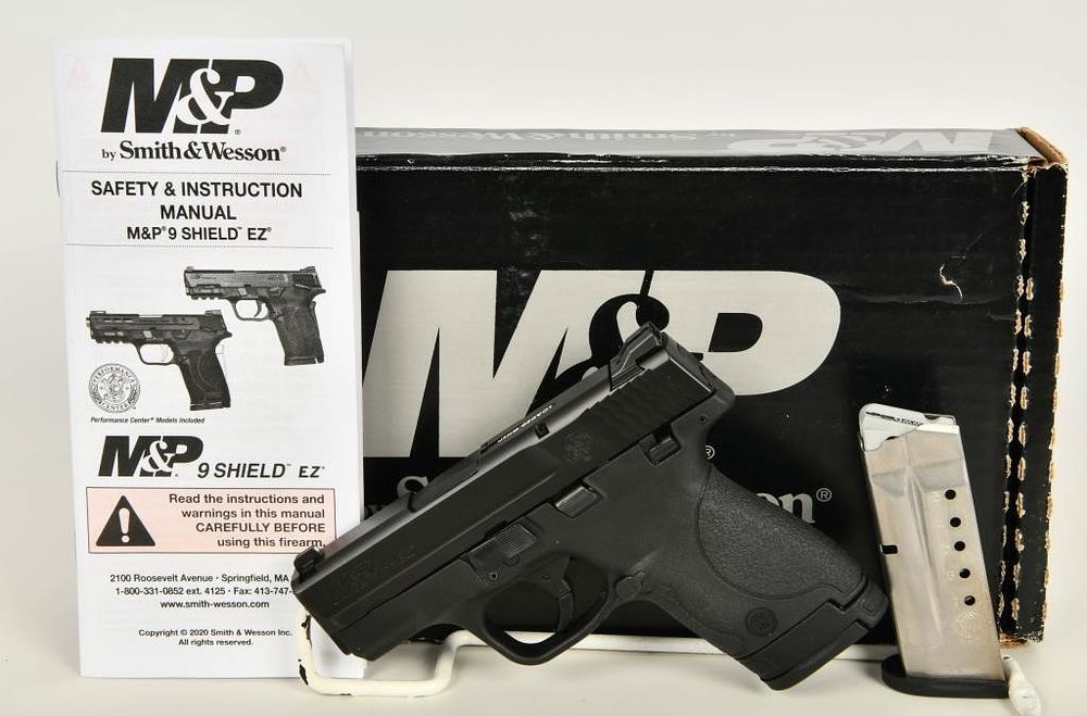 Lot 1332: Smith & Wesson M&P 9 Shield Semi Auto Pistol 9MM