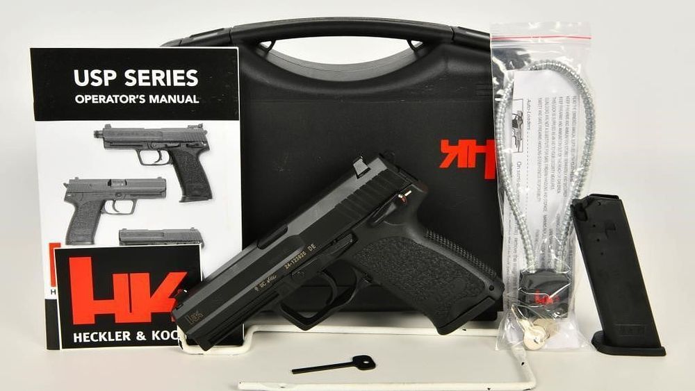 Lot 1350: Heckler Koch HK USP 9MM Full Size Semi Auto Pistol