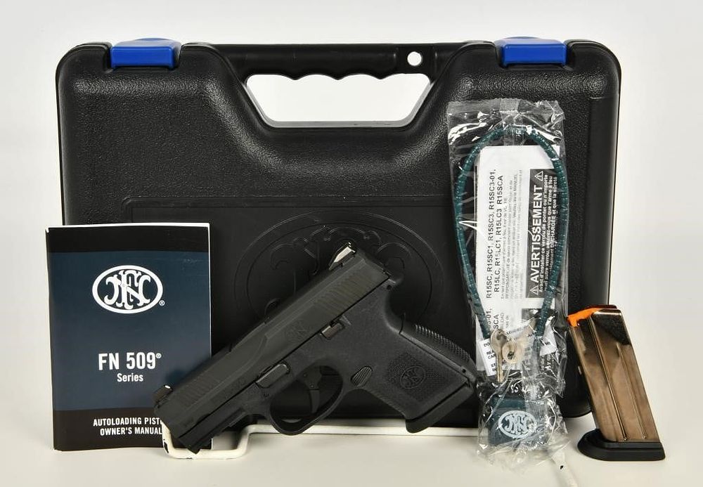 Lot 1500: FN FNS-9 Compact Semi Auto Pistol 9mm Luger