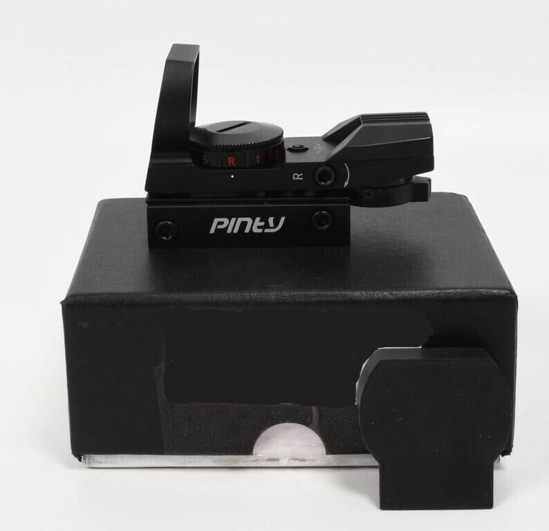 Lot 1604: New in the Box Pinty Red & Green Dot Sight