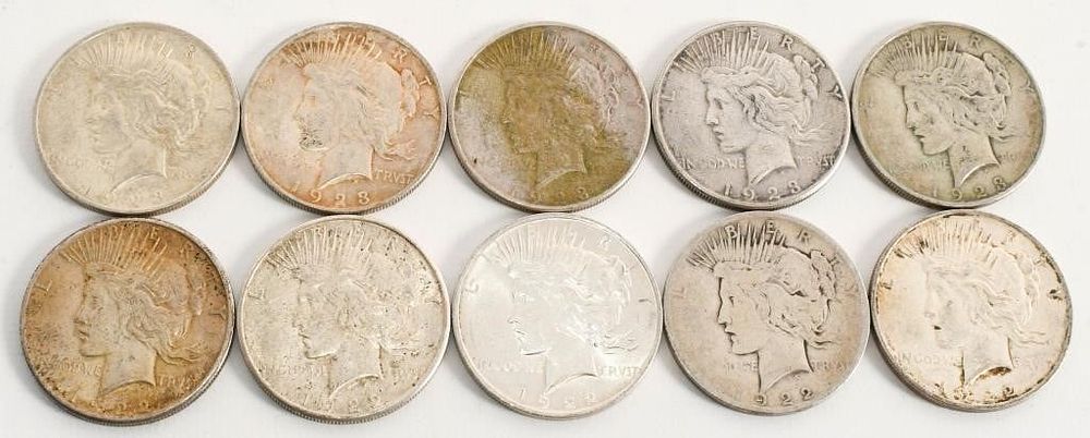 Lot 157: 10 Liberty Silver Peace Dollar Coins