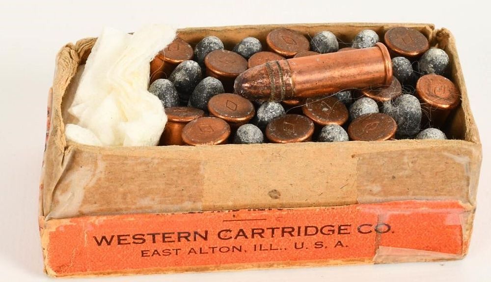 Lot 161: Collector Box of Western .32 Rim Fire