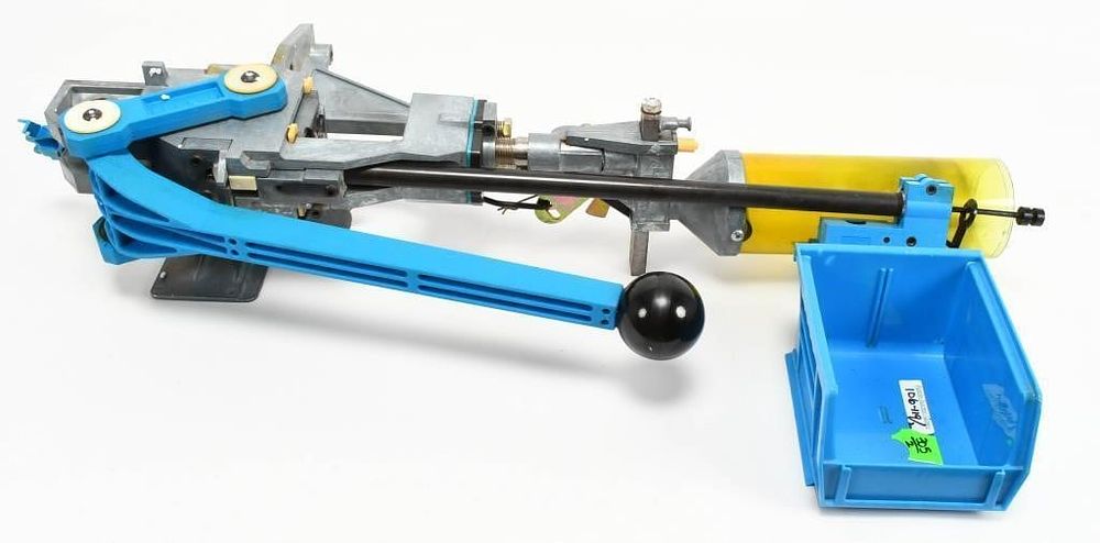 Lot 466: Dillion Precision Square Deal B Reloading Press