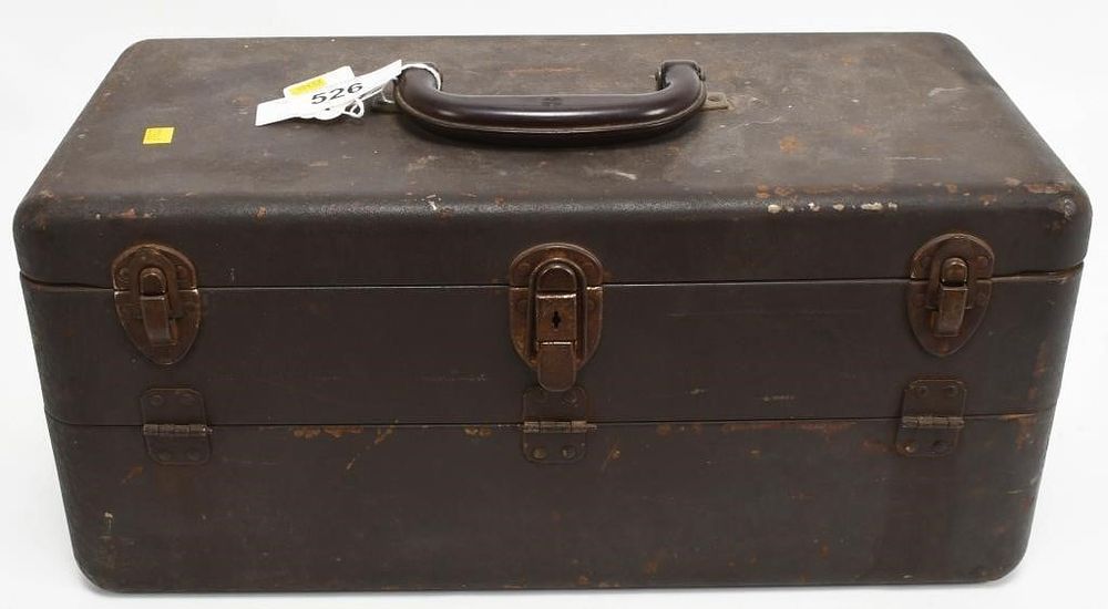 Lot 526: Vintage Fishing Tackle Box w/ Vintage Lures