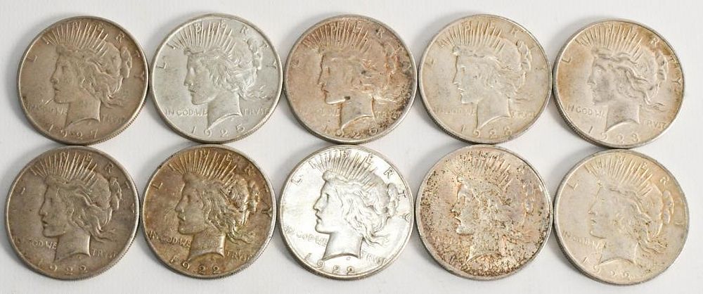 Lot 637: 10 Liberty Silver Peace Dollar Coins