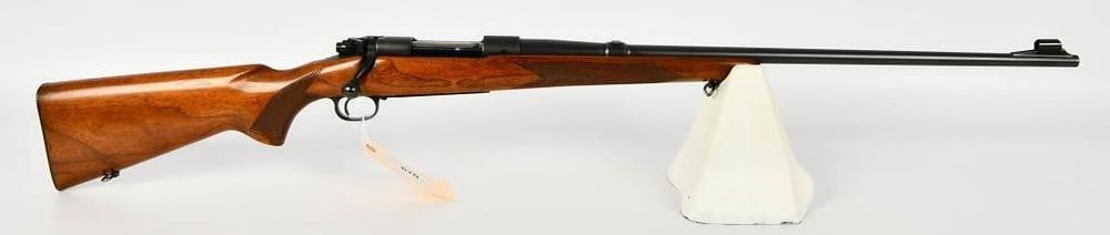 Lot 670: Pre-64 Winchester Model 70 Rifle .220 Swift