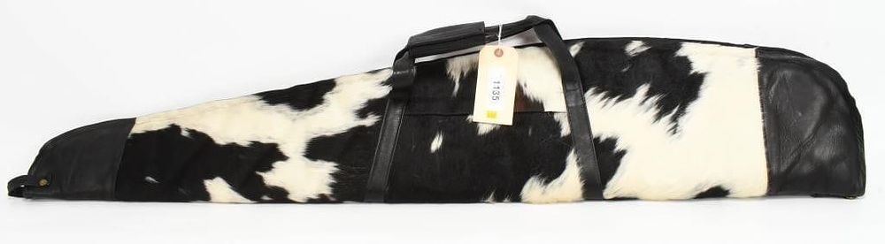 Lot 1135: Cowhide Rifle/Shotgun Soft Case w/ Diamond Pad