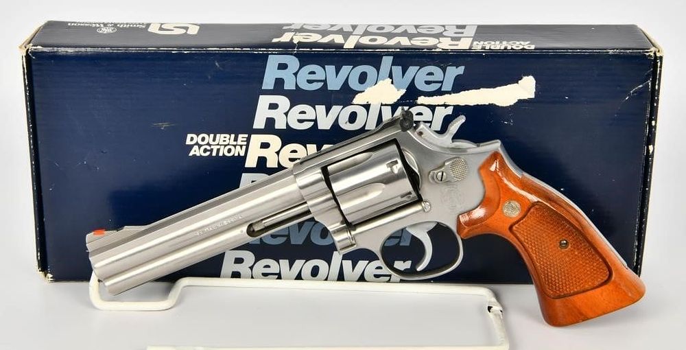 Lot 1221: Smith & Wesson Stainless Model 686 .357 Magnum