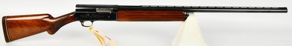 Lot 1236: Belgium Browning Light Twelve Auto Shotgun 12 Ga