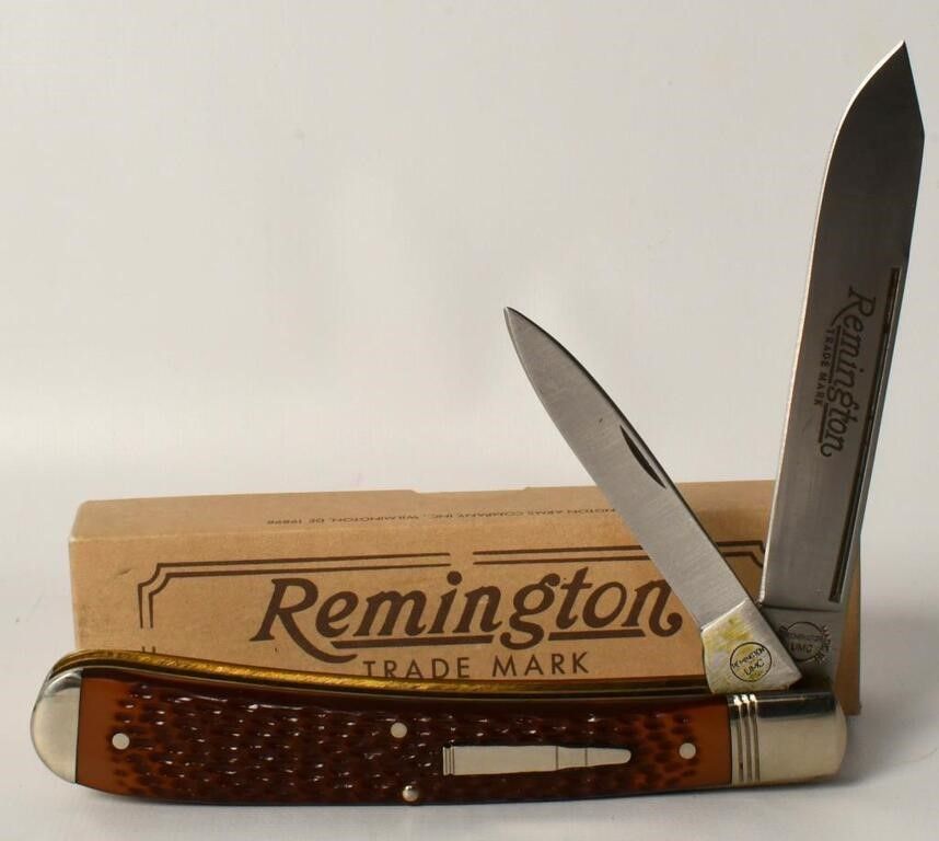 Lot 1300: Collector Remington "Master Guide" R1273 Knife