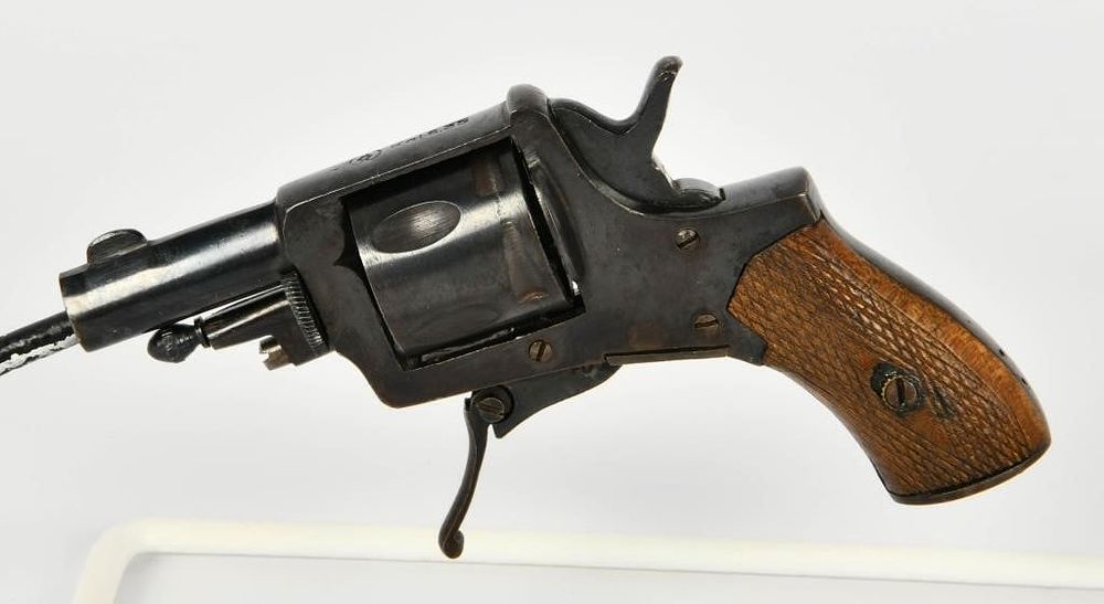 Lot 1318: Belgium Velodog Folding Trigger Revolver 6.35