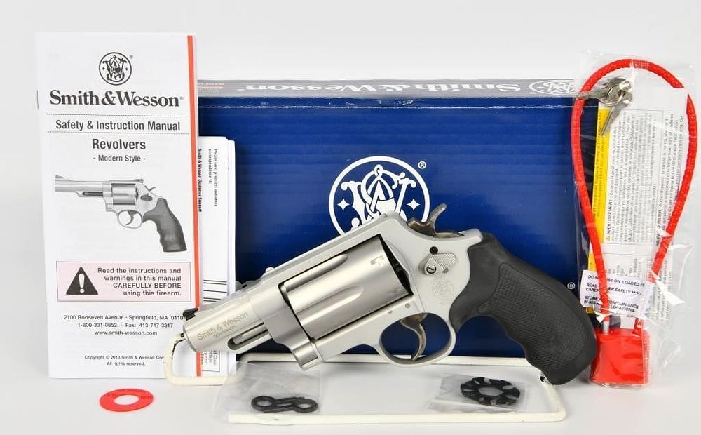 Lot 1341: Smith & Wesson Governor Revolver .45 LC/.410/.45