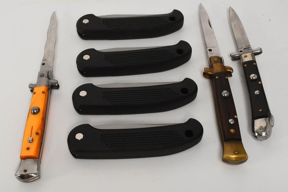Lot 1390: Collectible Pocket Knives from Italy & Germany