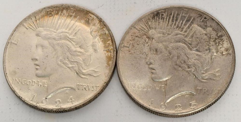 Lot 1516: 2 Liberty Silver Peace Dollar Coins