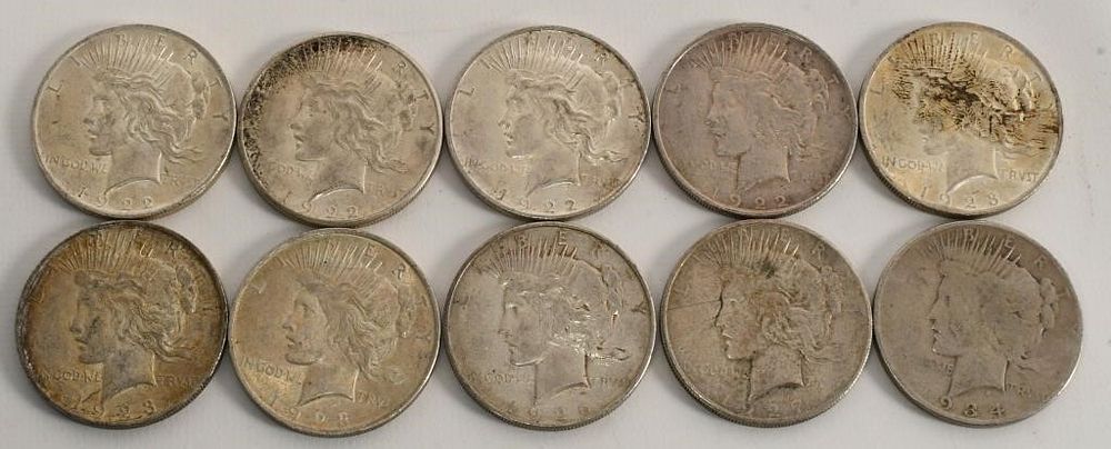 Lot 1636: 10 Liberty Silver Peace Dollar Coins