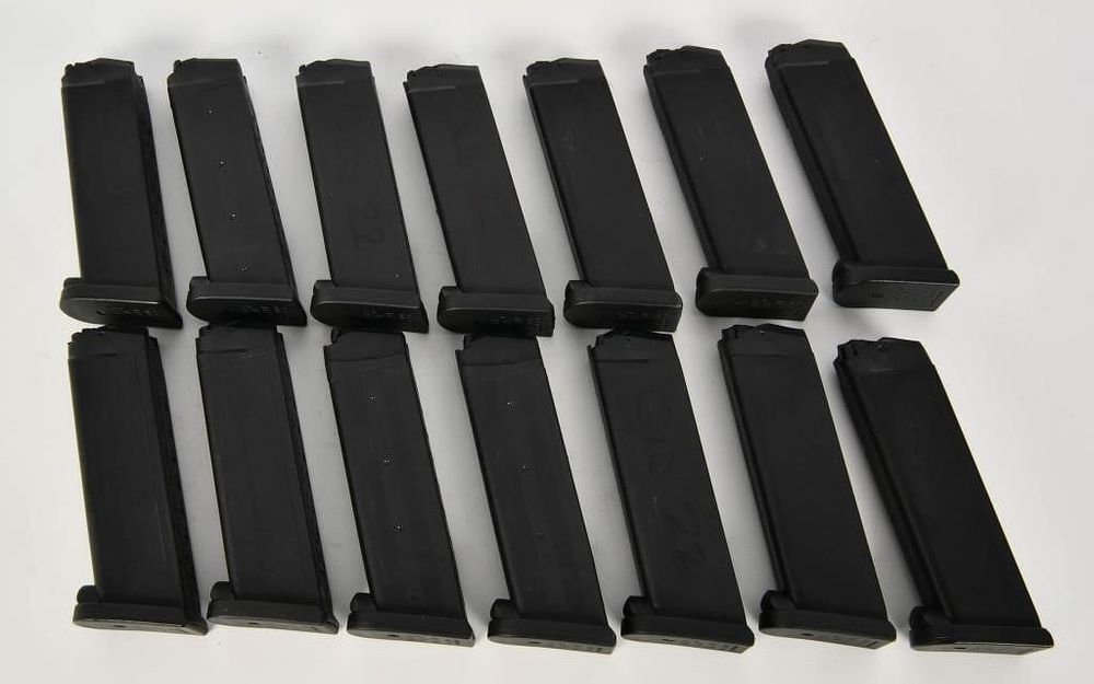 Lot 302: 14 Glock .40 S&W 15 Round Polymer Magazines