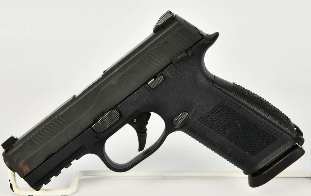 Lot 507: FNH FNS-40 Semi Auto Pistol .40 S&W