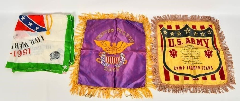 Lot 554: 2 Vintage US Army & Navy Mother Pillow Cases