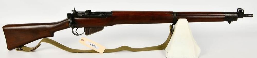 Lot 1059: Lee Enfield No.4 MK1* Long Branch Rifle