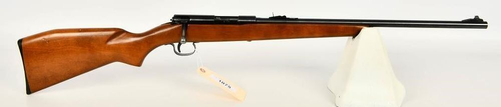 Lot 1287: Winchester Model 141 Bolt Action Rifle .22 LR