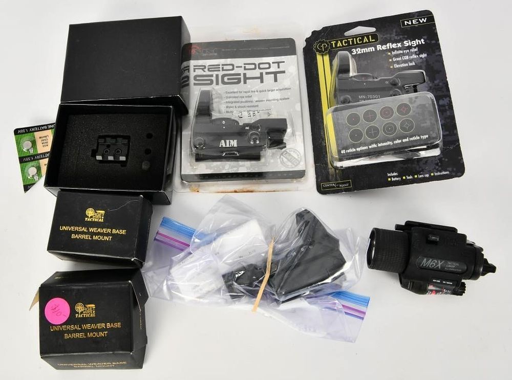 Lot 1367: Large Selection Various Red Dots, Flashlights &