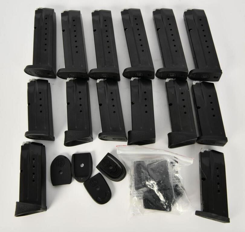Lot 1391: 14 Smith & Wesson 9mm Metal Magazines