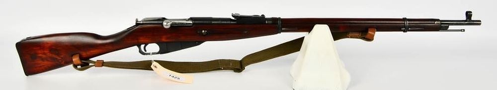Lot 1425: Mosin Nagant M91/30 Bolt Action Rifle 1943