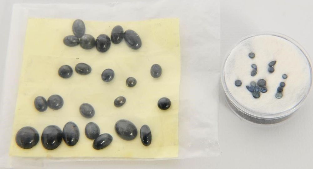 Lot 1460: Lot of 1mm Sapphire Stones & Jewelry beads