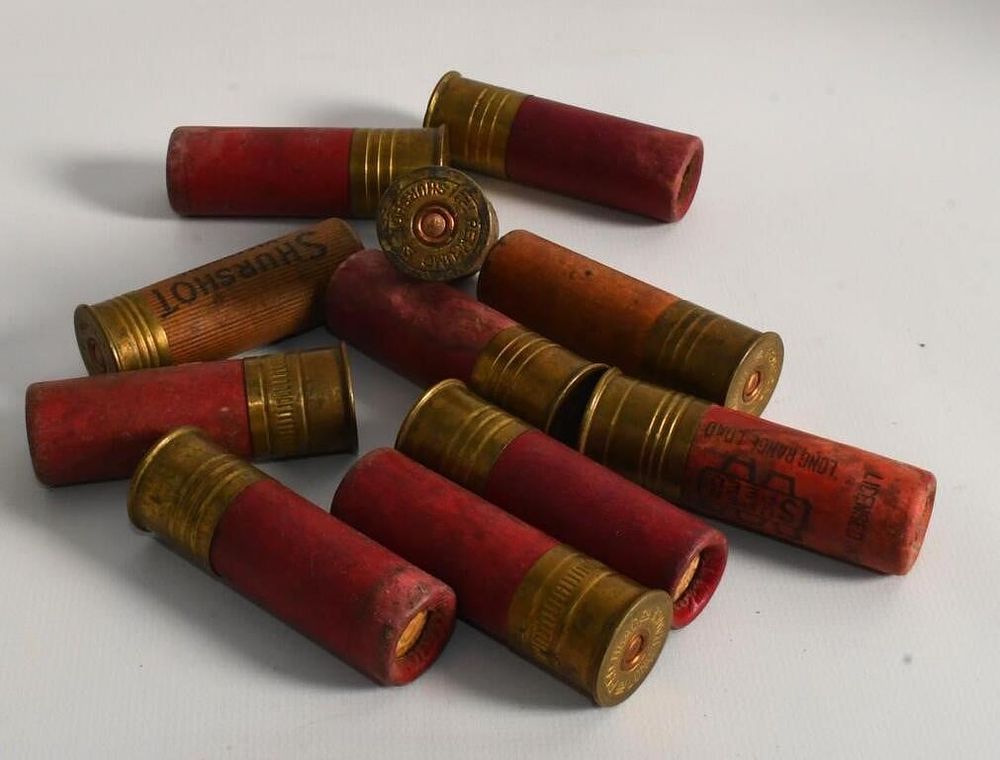 Lot 1585: Lot of 11 Antique Paper Shotshells 12 Gauge