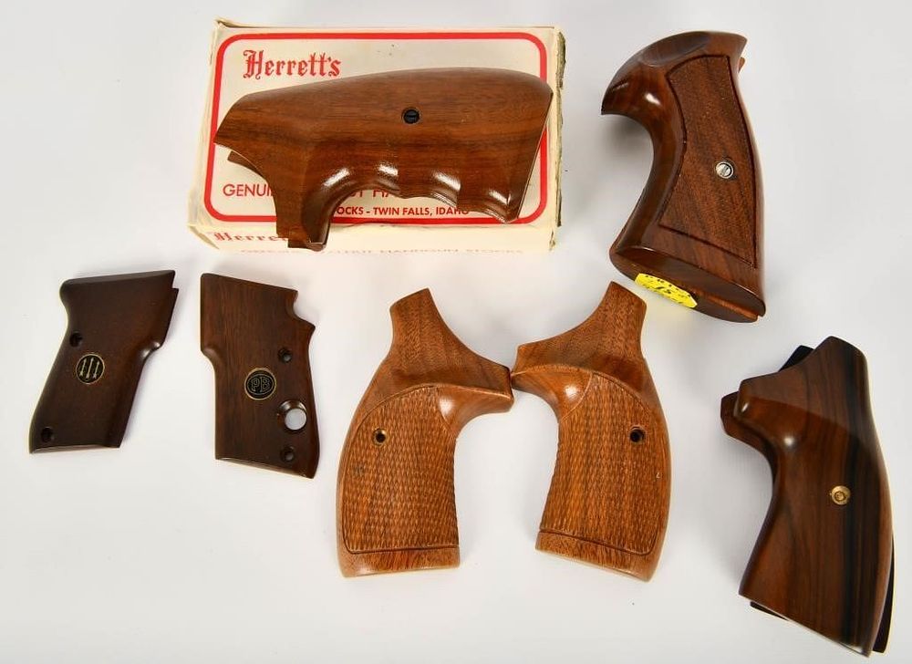 Lot 1616: 5 Sets Of Wood Handgun Grips