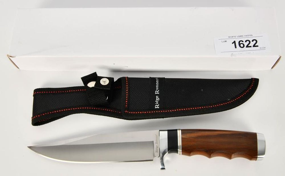 Lot 1622: NIB Ridge Runner Fixed Blade Knife W/ Sheath