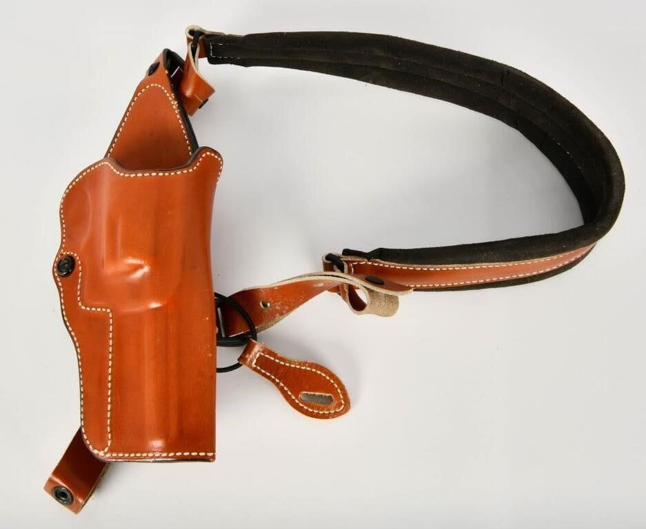 Lot 1676: De Santis Maker Leather Over The Shoulder Holster