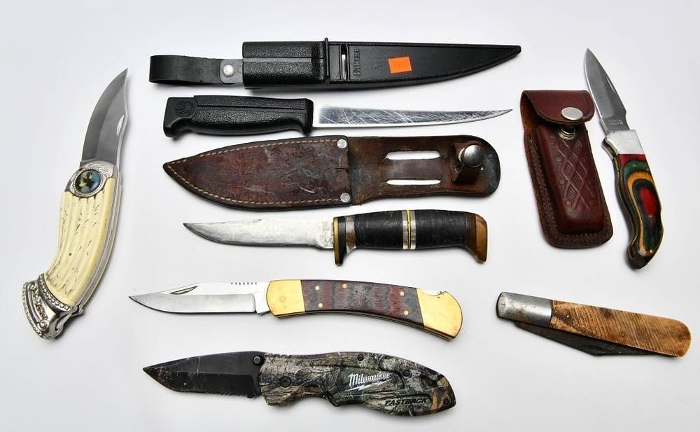 Lot 500: 7 Various Branded Pocket Knife & Fixed Blade