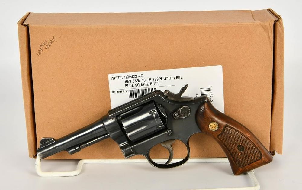 Lot 639: Smith & Wesson Model 10-5 DA Revolver .38 SPL