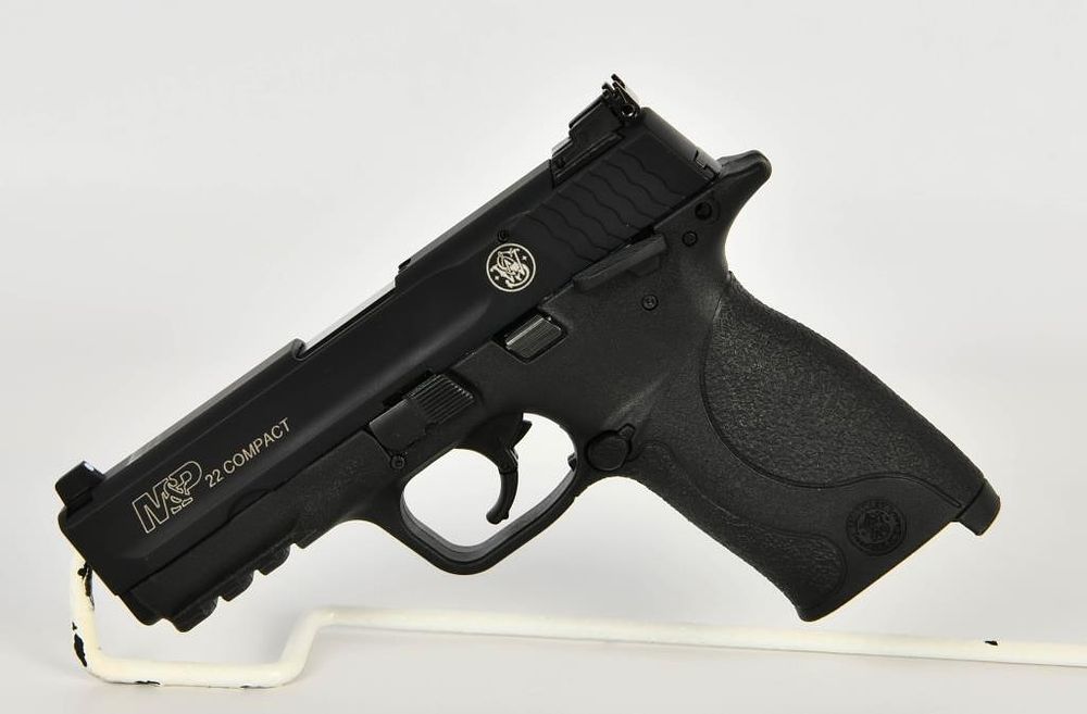 Lot 1110: Smith & Wesson M&P22 .22 LR Compact Semi Auto .22